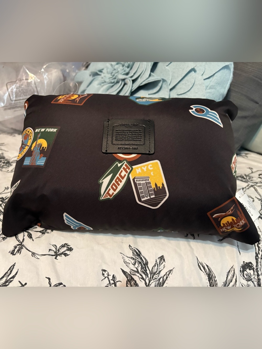Coach - Picture 2 of 5